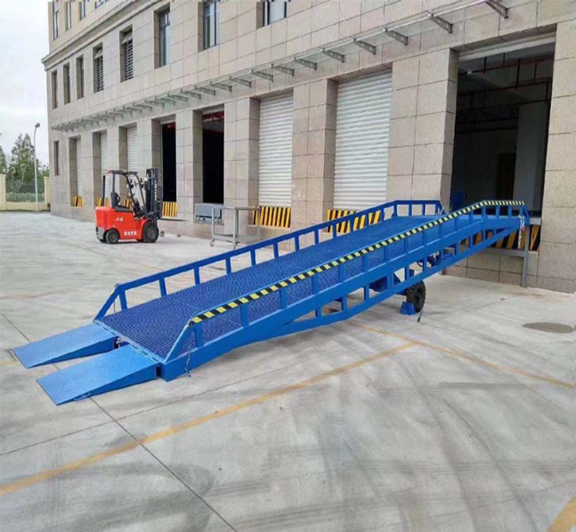 三门峡移动式登车桥装卸